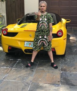 curator blog streetwear outfits