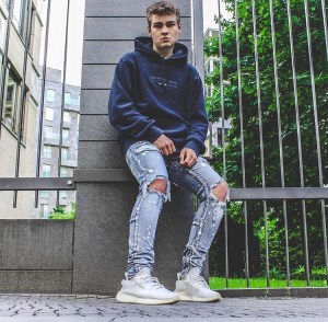 curator blog streetwear outfits