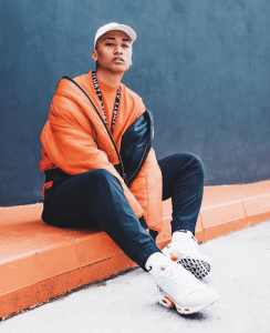 curator blog streetwear outfits