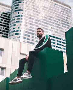 curator blog streetwear outfits