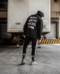 curator blog streetwear outfits