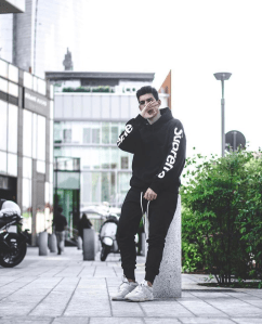 curator blog streetwear outfits