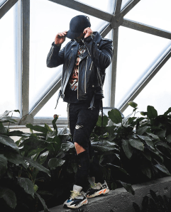 curator blog streetwear outfits